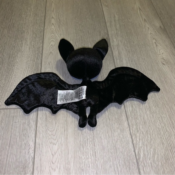 Vamprina Vee Bat Plush - Picture 5 of 9